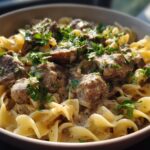 EASY INSTANT POT BEEF STROGANOFF
